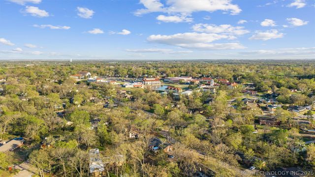 2124 Skyline Drive, Bartlesville, OK 74006