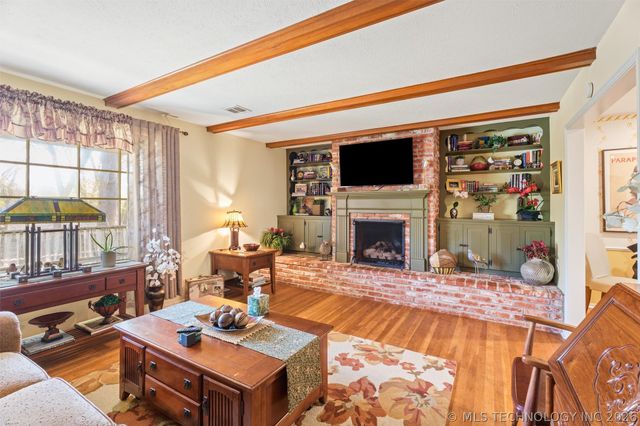 2124 Skyline Drive, Bartlesville, OK 74006