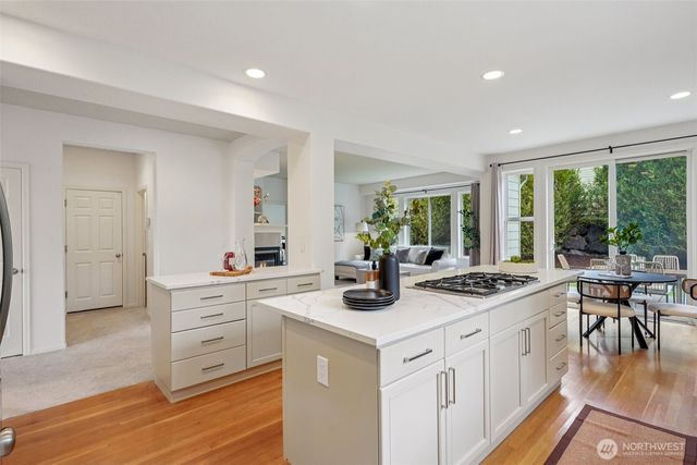 12066 167th Place NE, Redmond, WA 98052