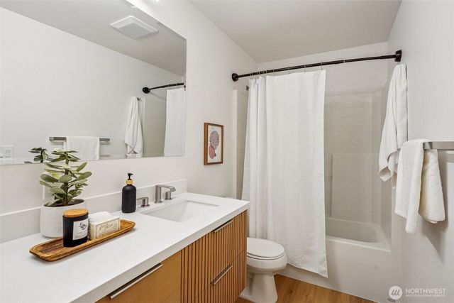 12066 167th Place NE, Redmond, WA 98052