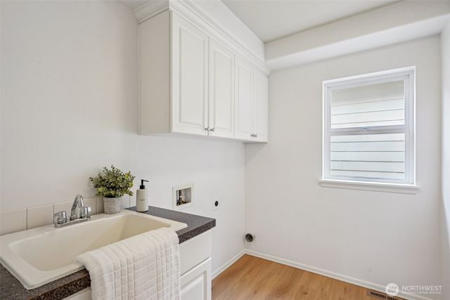 12066 167th Place NE, Redmond, WA 98052