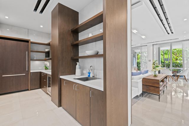 435 BAYSHORE Drive 803, Fort Lauderdale, FL 33304