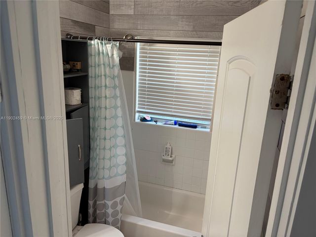 1430 NW 7th St, Fort Lauderdale, FL 33311