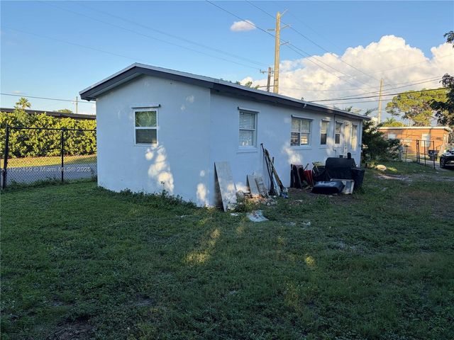 1430 NW 7th St, Fort Lauderdale, FL 33311