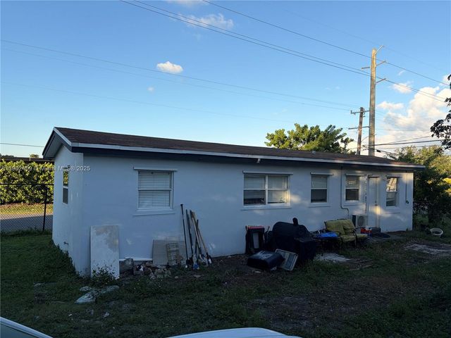 1430 NW 7th St, Fort Lauderdale, FL 33311