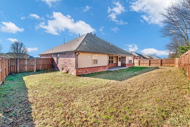 1872 Spring Creek Avenue, Springdale, AR 72764