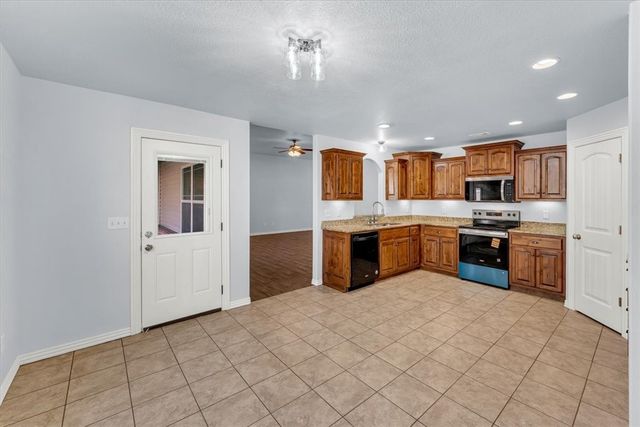 1872 Spring Creek Avenue, Springdale, AR 72764