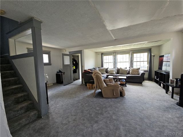 387 West Hazeltine Avenue, Tonawanda, NY 14217