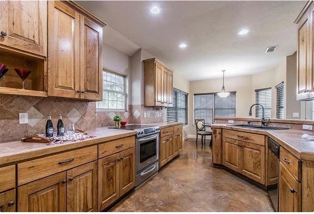 2201 Crazyhorse PASS, Austin, TX 78734