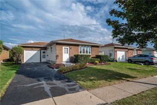 74 Rosemead Lane, Cheektowaga, NY 14227