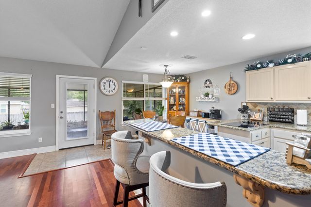 5348 Oak Hammock Court, Milton, FL 32570