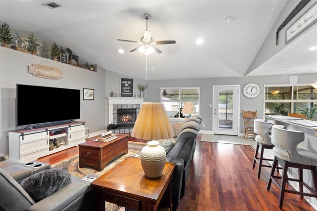 5348 Oak Hammock Court, Milton, FL 32570