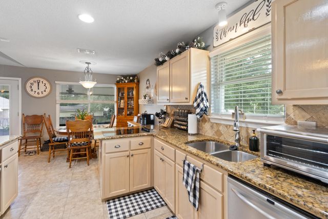 5348 Oak Hammock Court, Milton, FL 32570