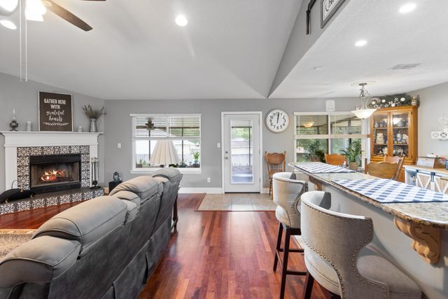 5348 Oak Hammock Court, Milton, FL 32570