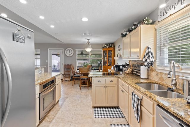 5348 Oak Hammock Court, Milton, FL 32570