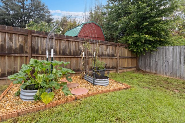 5348 Oak Hammock Court, Milton, FL 32570