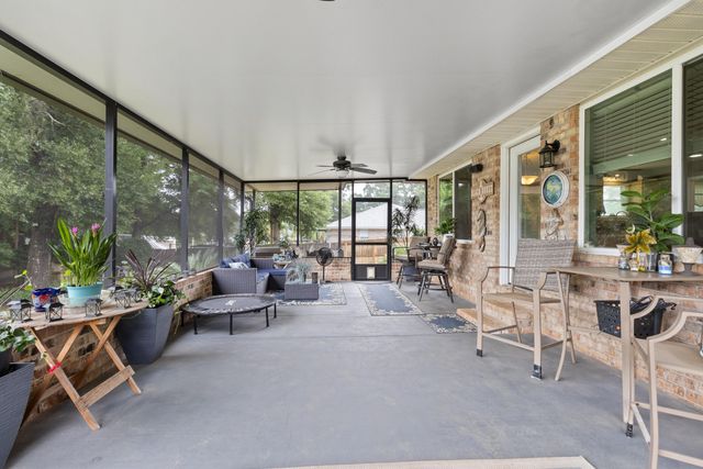 5348 Oak Hammock Court, Milton, FL 32570