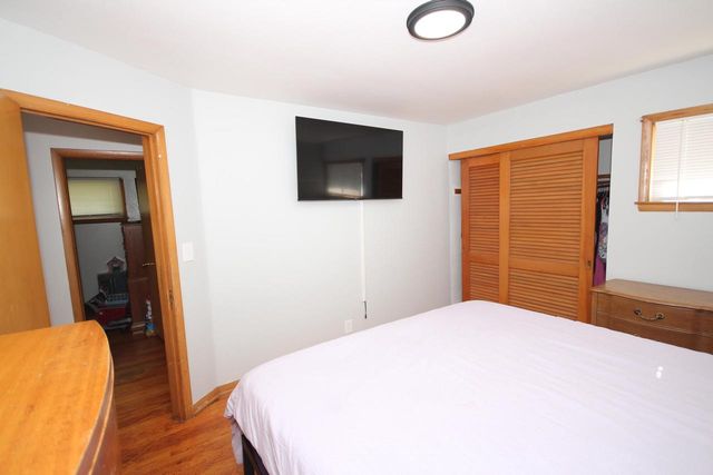 9000 W Custer AVENUE, Milwaukee, WI 53225
