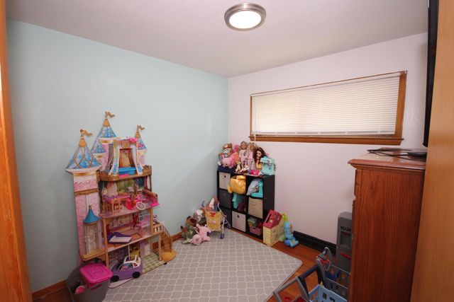 9000 W Custer AVENUE, Milwaukee, WI 53225