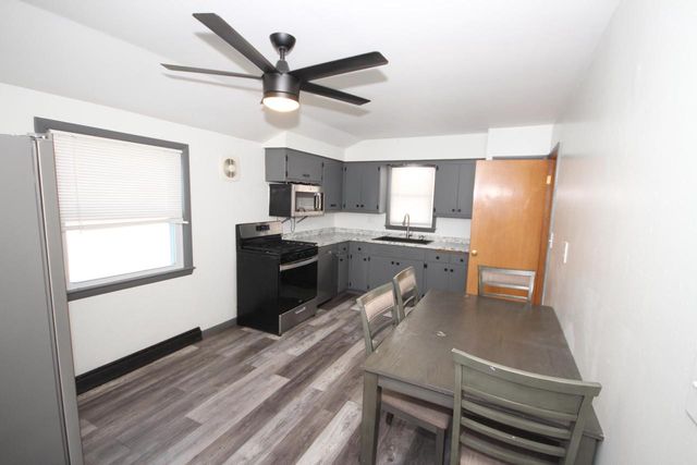 9000 W Custer AVENUE, Milwaukee, WI 53225