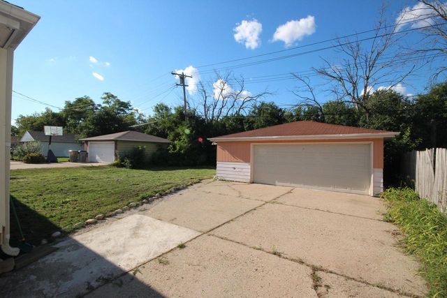9000 W Custer AVENUE, Milwaukee, WI 53225
