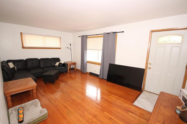9000 W Custer AVENUE, Milwaukee, WI 53225