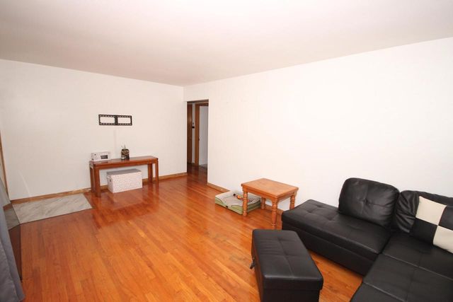 9000 W Custer AVENUE, Milwaukee, WI 53225