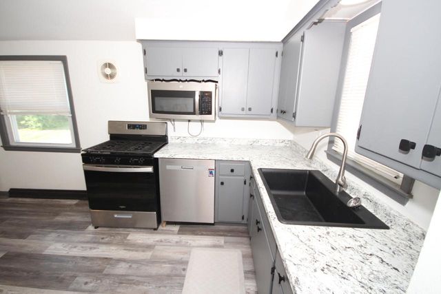 9000 W Custer AVENUE, Milwaukee, WI 53225