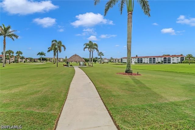 29 High Point CIR E 503, Naples, FL 34103