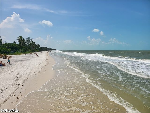 29 High Point CIR E 503, Naples, FL 34103