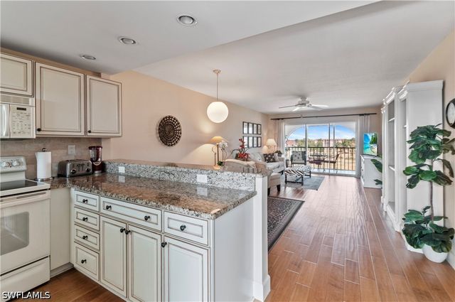 29 High Point CIR E 503, Naples, FL 34103