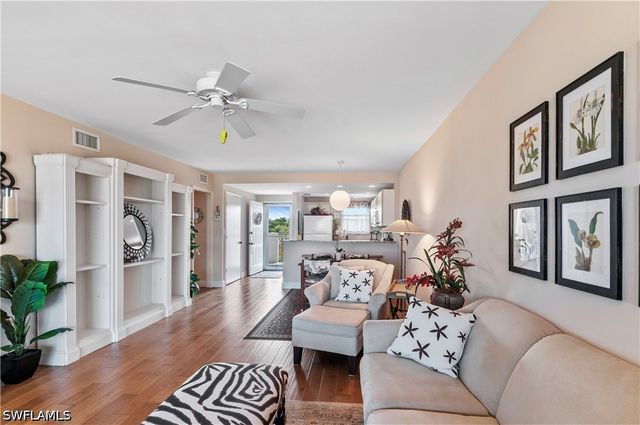29 High Point CIR E 503, Naples, FL 34103