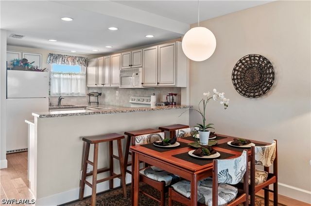 29 High Point CIR E 503, Naples, FL 34103