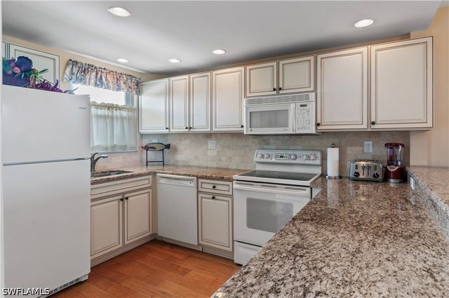 29 High Point CIR E 503, Naples, FL 34103