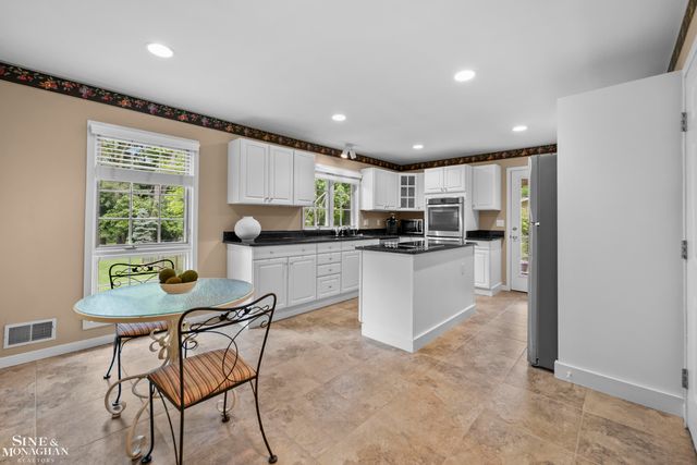 25963 Ridgewood Drive, Farmington Hills, MI 48336