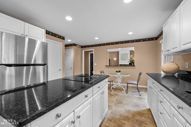 25963 Ridgewood Drive, Farmington Hills, MI 48336
