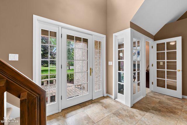 25963 Ridgewood Drive, Farmington Hills, MI 48336