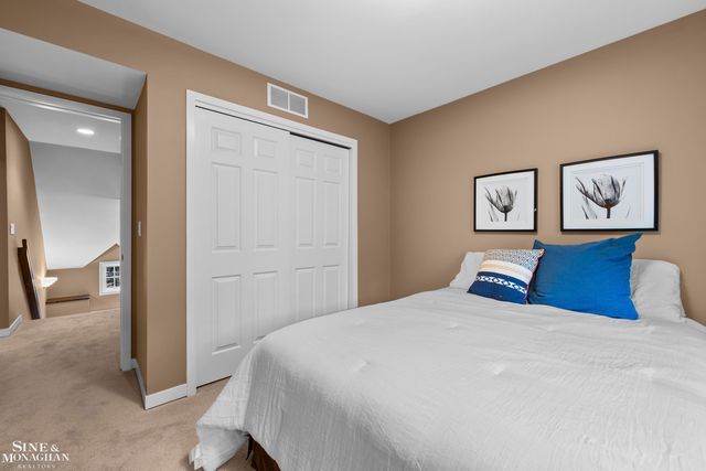 25963 Ridgewood Drive, Farmington Hills, MI 48336