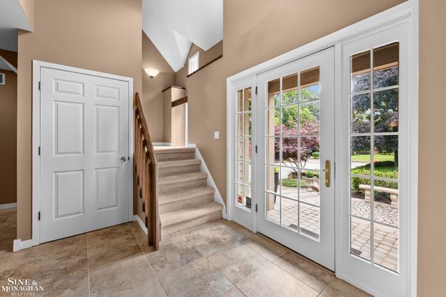 25963 Ridgewood Drive, Farmington Hills, MI 48336