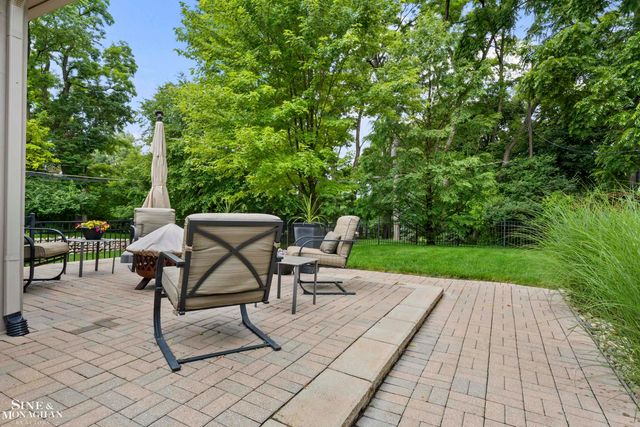 25963 Ridgewood Drive, Farmington Hills, MI 48336