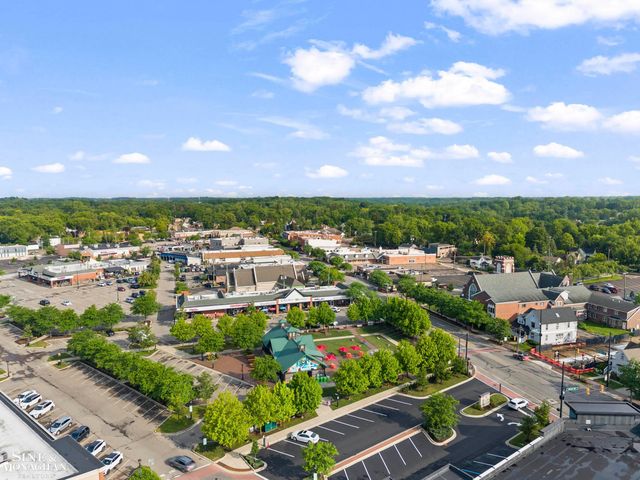 25963 Ridgewood Drive, Farmington Hills, MI 48336