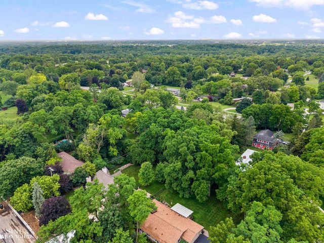 25963 Ridgewood Drive, Farmington Hills, MI 48336