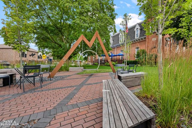 25963 Ridgewood Drive, Farmington Hills, MI 48336