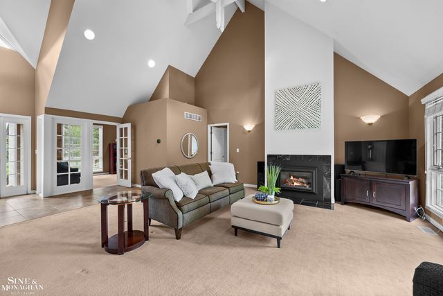 25963 Ridgewood Drive, Farmington Hills, MI 48336