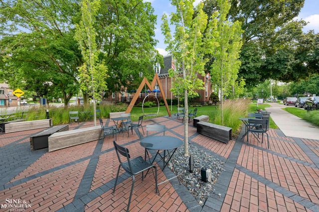 25963 Ridgewood Drive, Farmington Hills, MI 48336