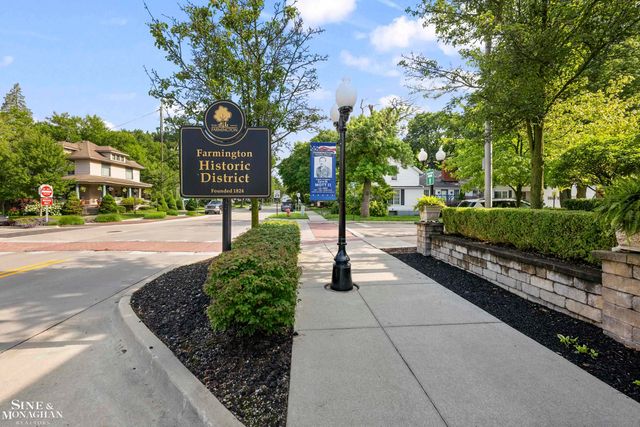 25963 Ridgewood Drive, Farmington Hills, MI 48336