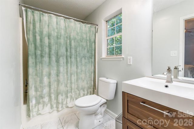8514 Lockerbie Lane, Charlotte, NC 28215