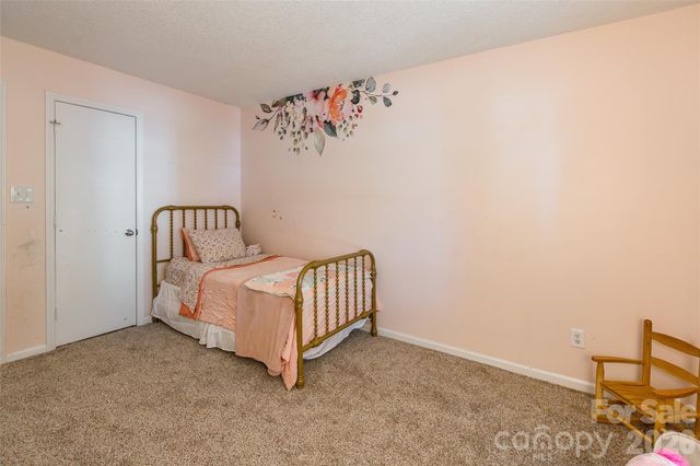 8514 Lockerbie Lane, Charlotte, NC 28215