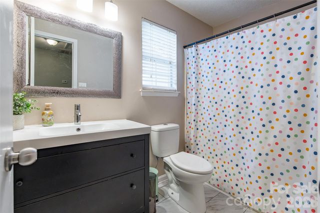 8514 Lockerbie Lane, Charlotte, NC 28215