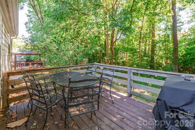8514 Lockerbie Lane, Charlotte, NC 28215